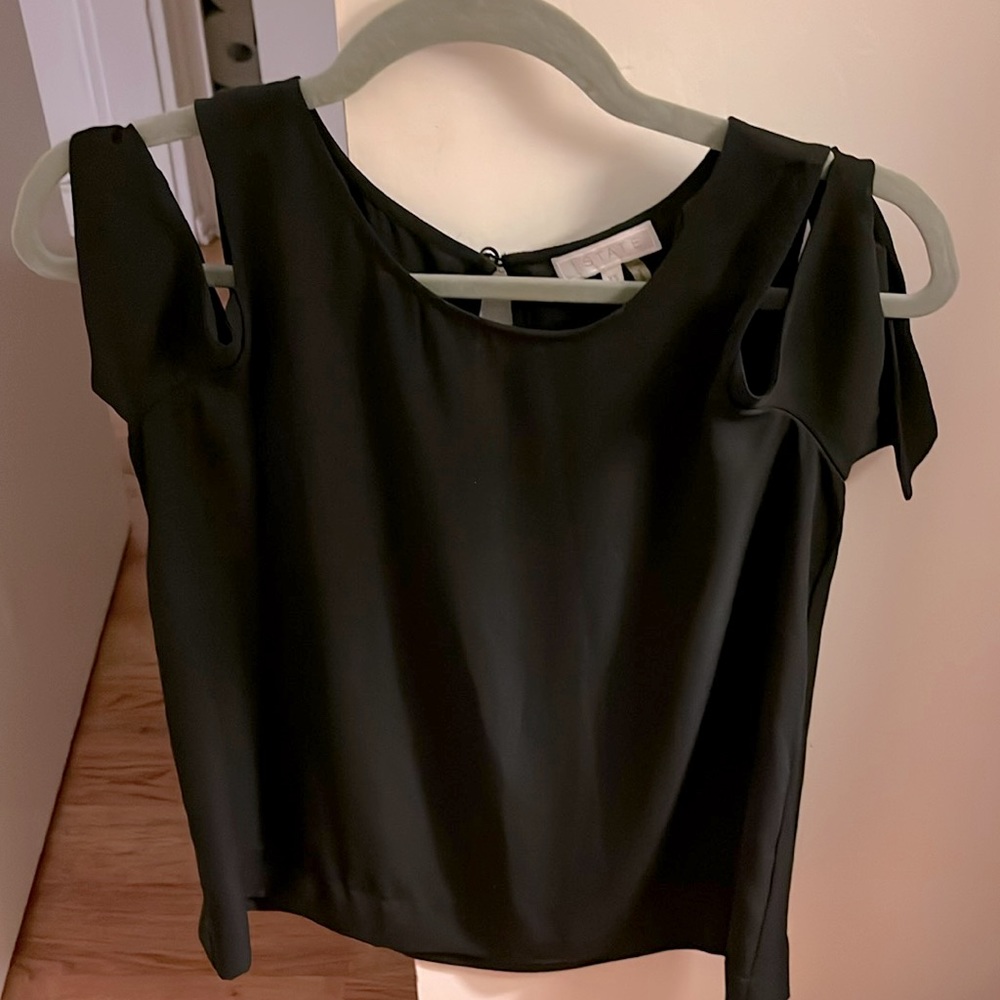 1. STATE top with cut-out shoulder, XS, black